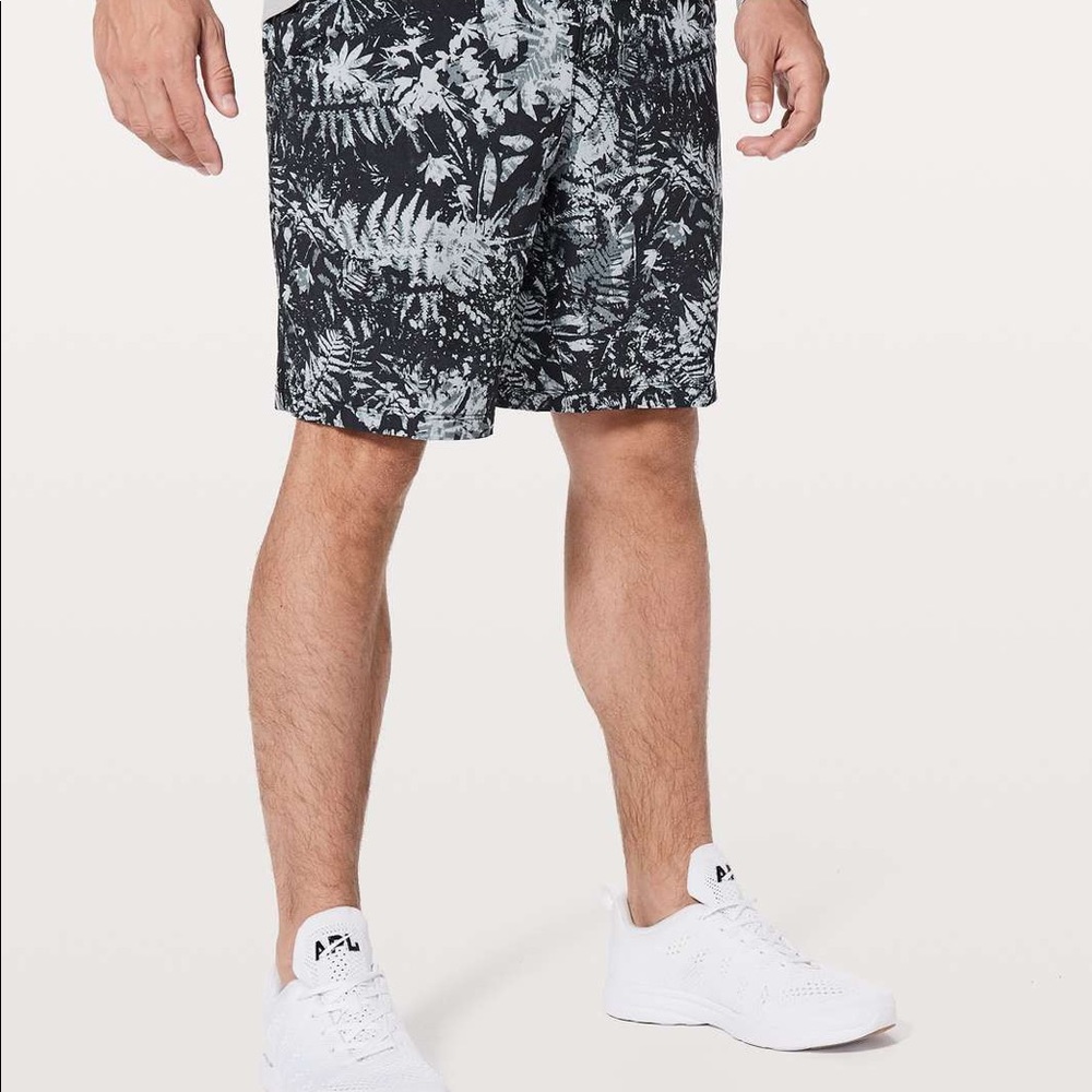 Mens Lululemon Canopy Pace Breaker Shorts Sz M